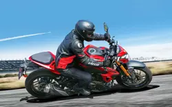 Suzuki GSX-S300 (Haojue DR300) Action Shot