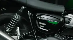 Triumph Speed Twin 900 Stealth Edition Closeup Shot