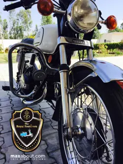 Yamaha RD350 Front View