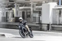 Kawasaki Eliminator 500 Action Shot