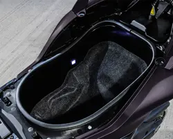 Yamaha TMAX 560 Storage Space