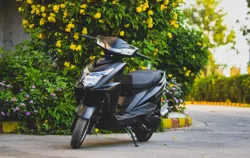 Zelo Zoop Front 3-Quarter View