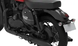 Jawa 42 Voyager Red Rear Suspension