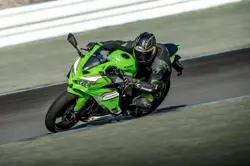 Kawasaki Ninja ZX-4RR Action Shot 1