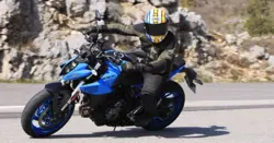 Suzuki GSX-8S Front Rear 3-Quarter View