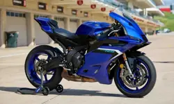 Yamaha YZF R9