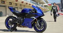 Yamaha YZF R9 Side View