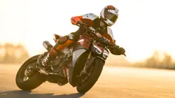 2025-ducati-streetfighter-v2-4441-8848