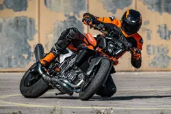 ktm-duke-990-4494-5488