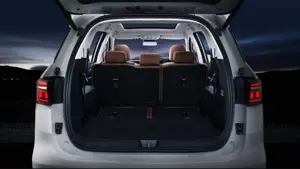 BYD eMAX 7 Premium 6 Seater