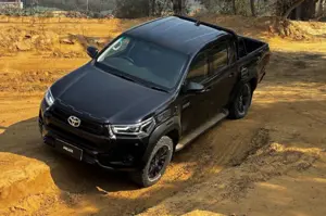 Toyota Hilux Black Edition