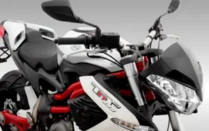 Benelli TNT 899