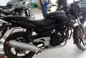 Bajaj Pulsar 220S