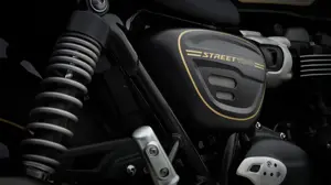 Triumph Street Twin Gold Line