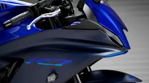 Yamaha R7