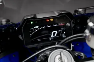 Yamaha R7