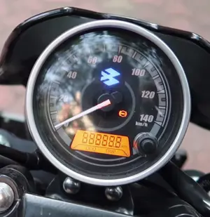 Bajaj Avenger 160 Images