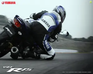 Yamaha R15