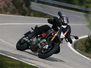 Dorsoduro 750 Factory on Test Track