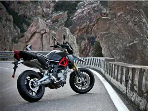 Dorsoduro 750 Factory 3-Quarter Rear