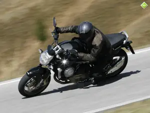 Aprilia Mana 850 in Motion