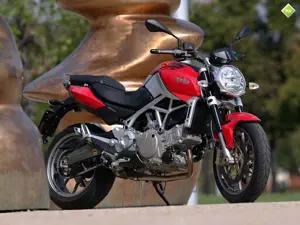 Aprilia Mana 850 Front 3-Quarter 'Red/Black/Silver'