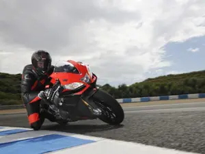RSV4 Factory APRC in Motion 'Red'