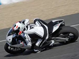 RSV4 R APRC in Motion 'White'