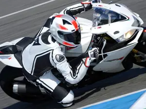 RSV4 R APRC in Motion 'White'