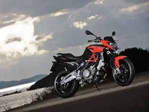 Shiver 750 Side View 'Red'