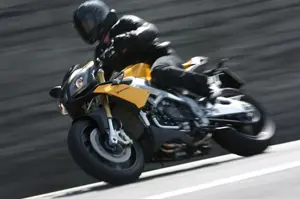 Tuono V4 R Drift 'Yellow'