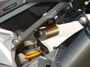 Tuono 1000 R