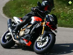 Tuono 1000 R Factory
