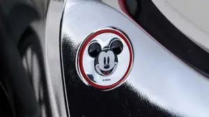 Honda Super Cub C125 Disney Edition