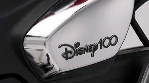 Honda Super Cub C125 Disney Edition
