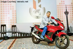 2014 New Hero Karizma ZMR 3-Quarter Front 'Red'