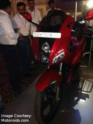 2014 New Hero Karizma ZMR 3-Quarter Front 'Red'