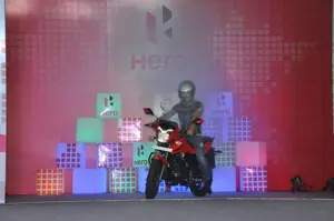 2014 New Hero Xtreme 3-Quarter Front 'Red'