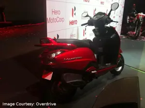 Maestro 3-Quarter Rear 'Red'