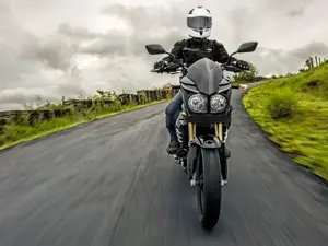 Mahindra Mojo 300 Official Wallpaper