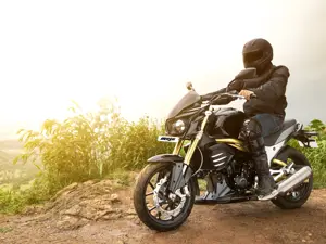 Mahindra Mojo 300 Official Wallpaper