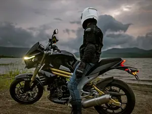 Mahindra Mojo 300 Official Wallpaper