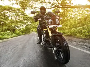 Mahindra Mojo 300 Official Wallpaper