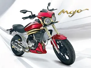 2014 New Mahindra Mojo Front 3-Quarter