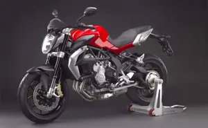 MV Agusta Brutale 675 Front 3-Quarter 'Red/Silver'