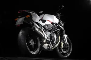 MV Agusta Brutale R 1090 Rear 3-Quarter