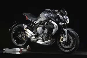 MV Agusta Dragster 800 Rear 3-Quarter