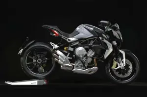 MV Agusta Dragster 800 Front 3-Quarter