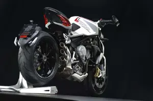 MV Agusta Dragster 800 Rear 3-Quarter