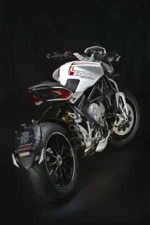 MV Agusta Dragster 800 Front 3-Quarter 'Left'